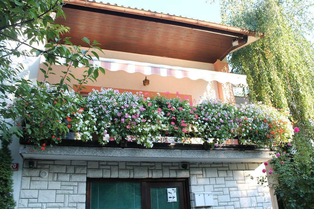 Rooms Jurca Постойна Экстерьер фото