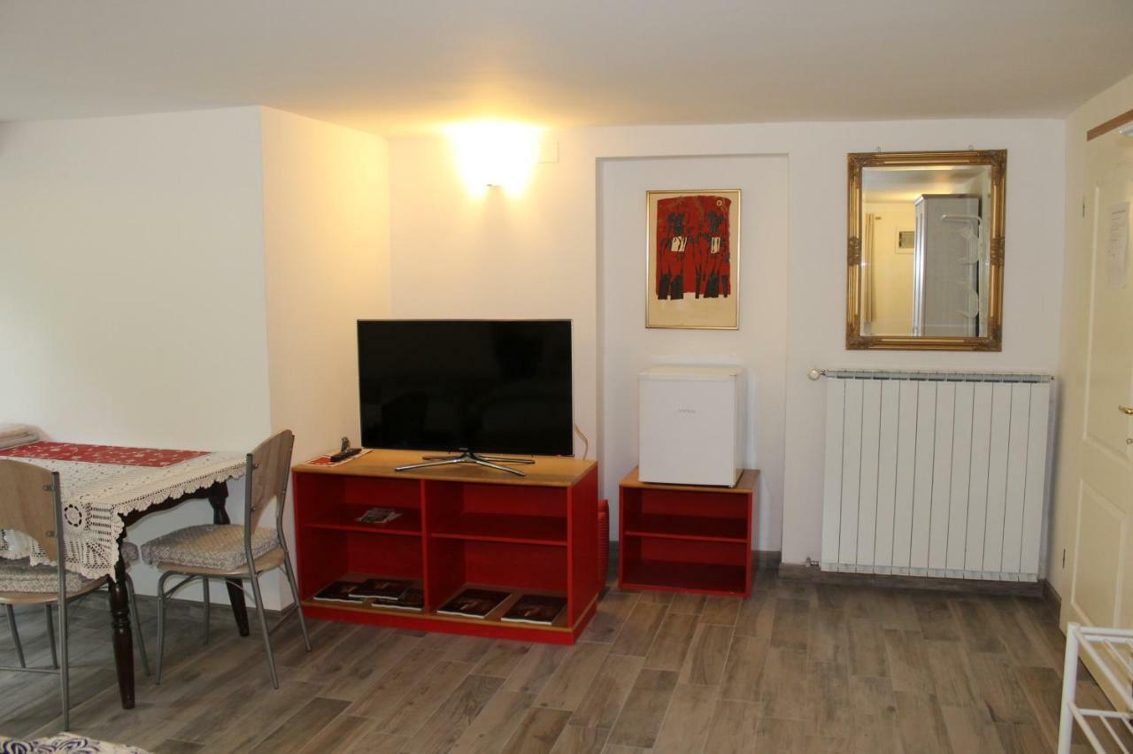Rooms Jurca Постойна Экстерьер фото