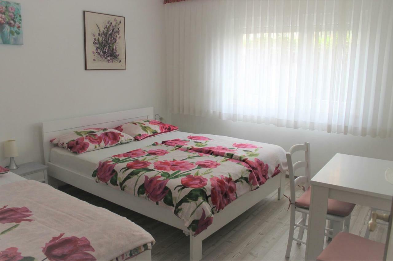 Rooms Jurca Постойна Экстерьер фото