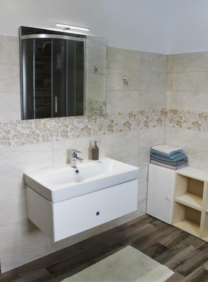 Rooms Jurca Постойна Экстерьер фото