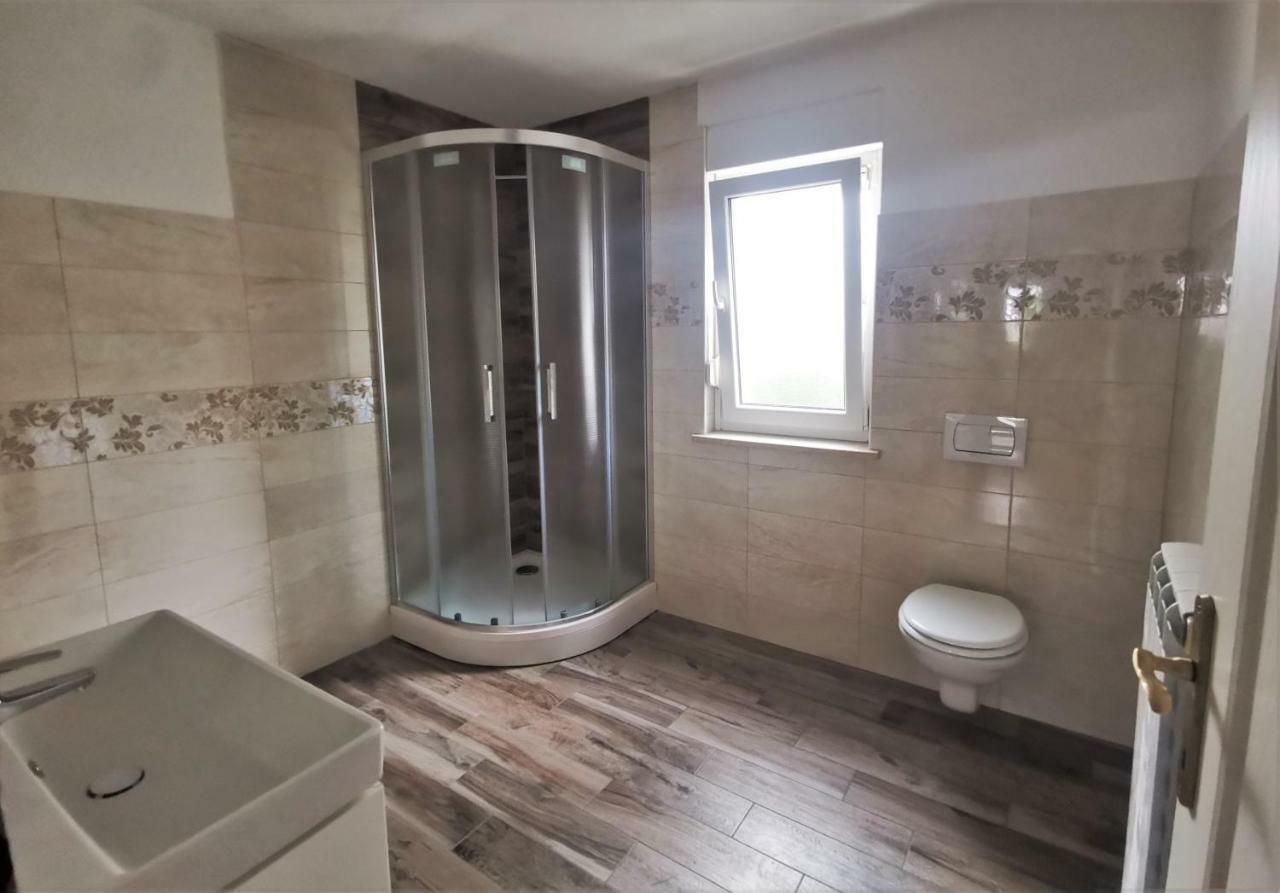 Rooms Jurca Постойна Экстерьер фото