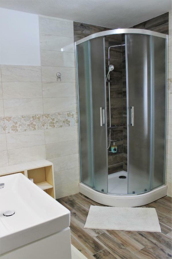 Rooms Jurca Постойна Экстерьер фото